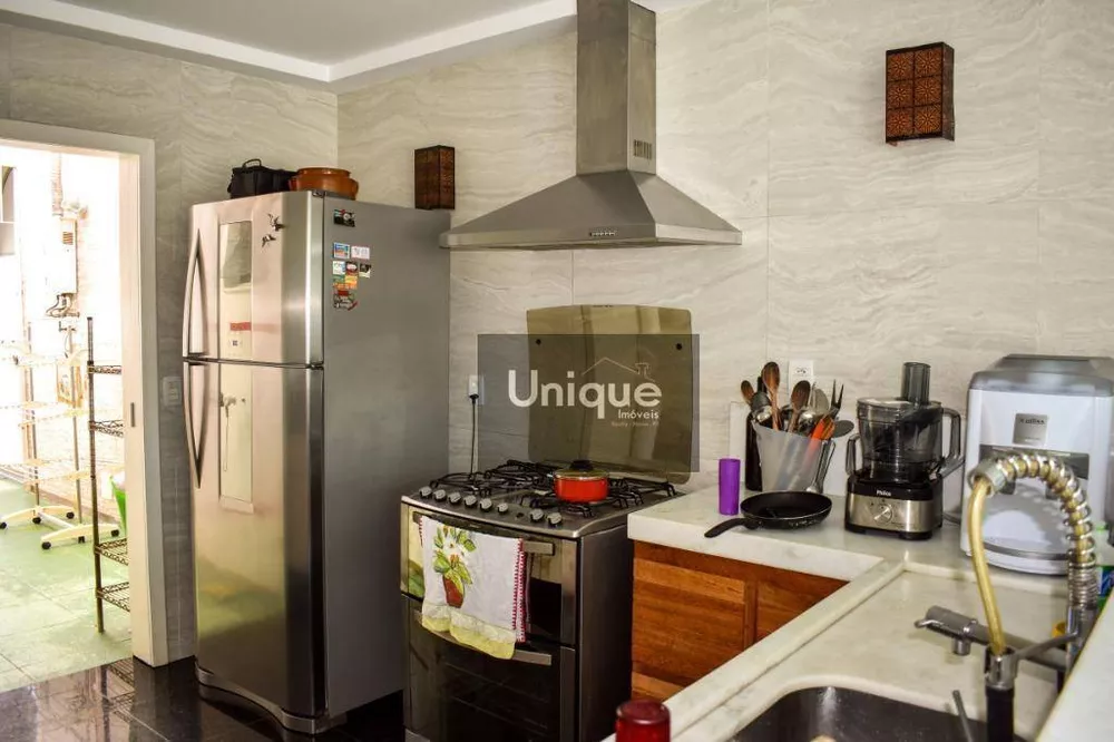 Casa, 5 quartos, 220 m² - Foto 10