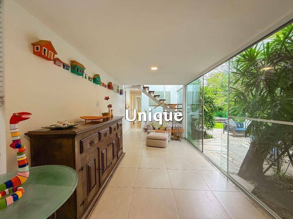 Casa de Condomínio à venda com 4 quartos, 250m² - Foto 3