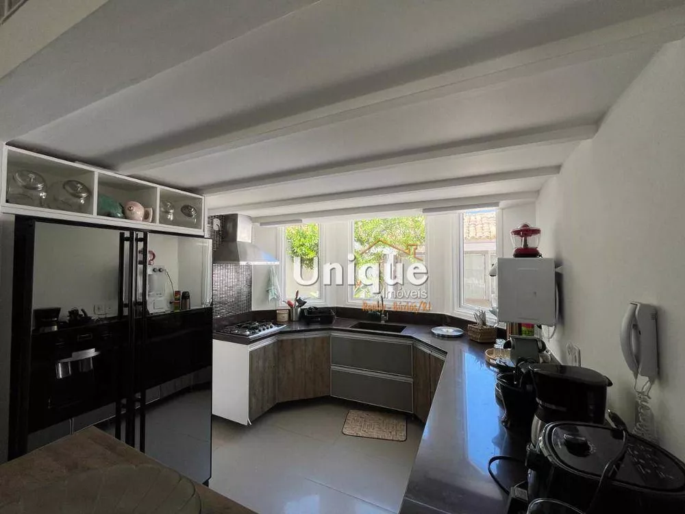 Casa, 6 quartos, 200 m² - Foto 17