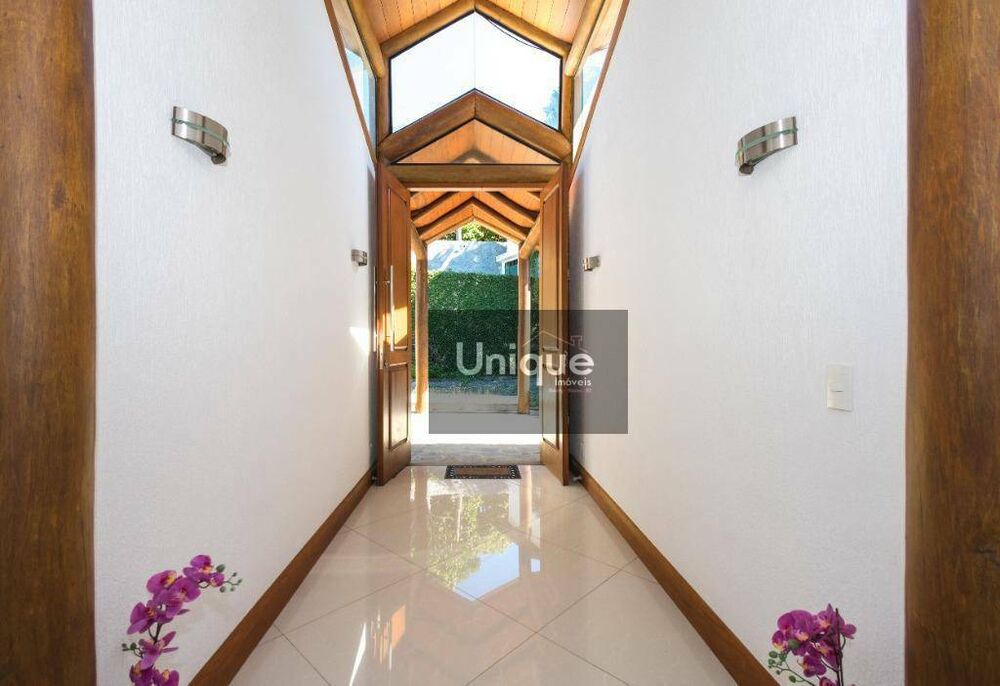 Casa à venda com 7 quartos, 706m² - Foto 4