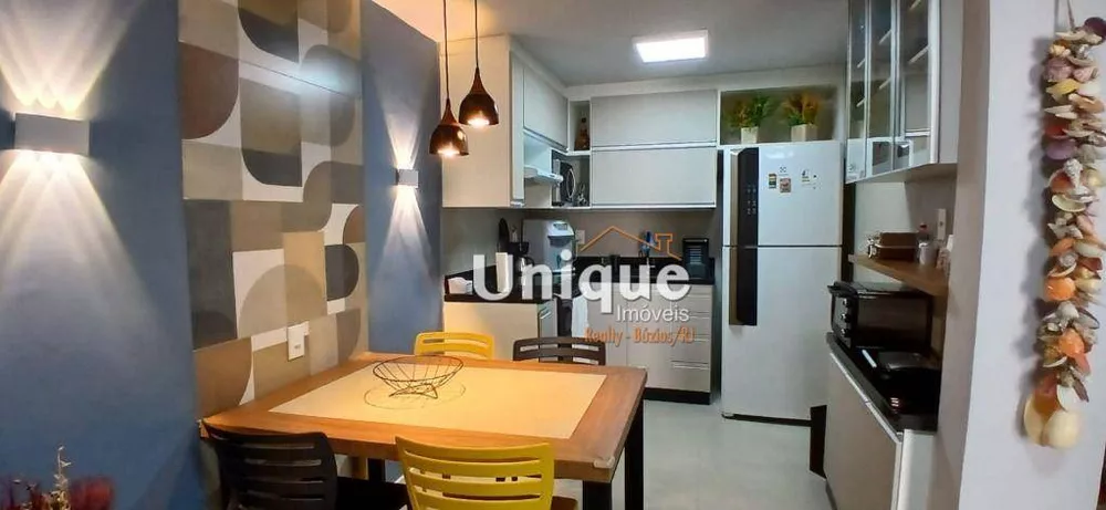 Apartamento à venda com 2 quartos, 70m² - Foto 2