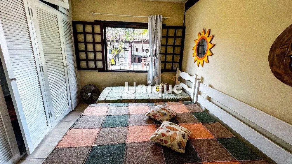 Casa à venda com 7 quartos, 300m² - Foto 3