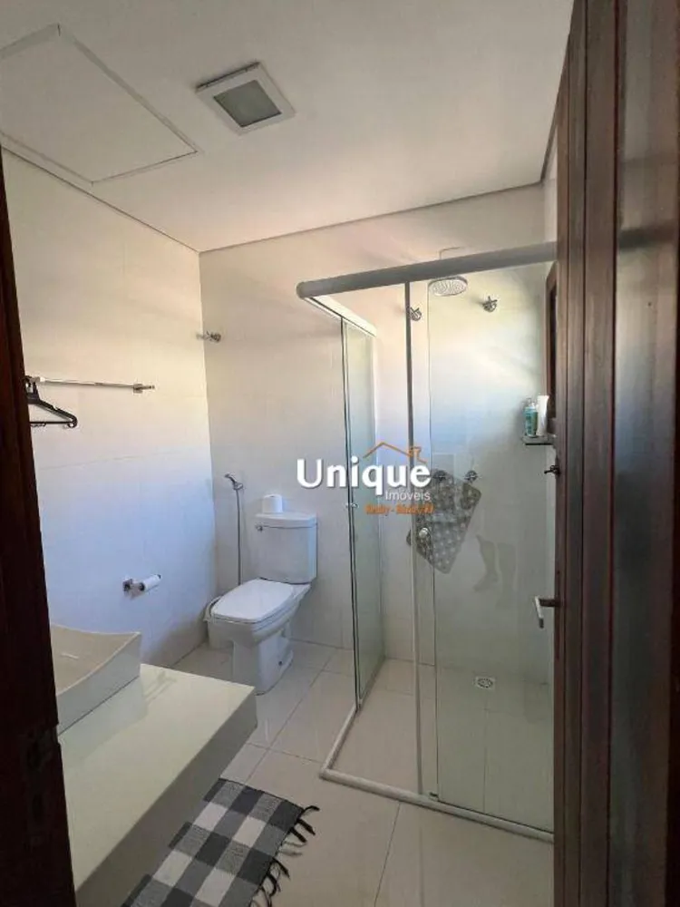Casa, 6 quartos, 237 m² - Foto 4