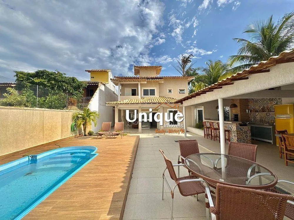 Casa, 4 quartos, 230 m² - Foto 1