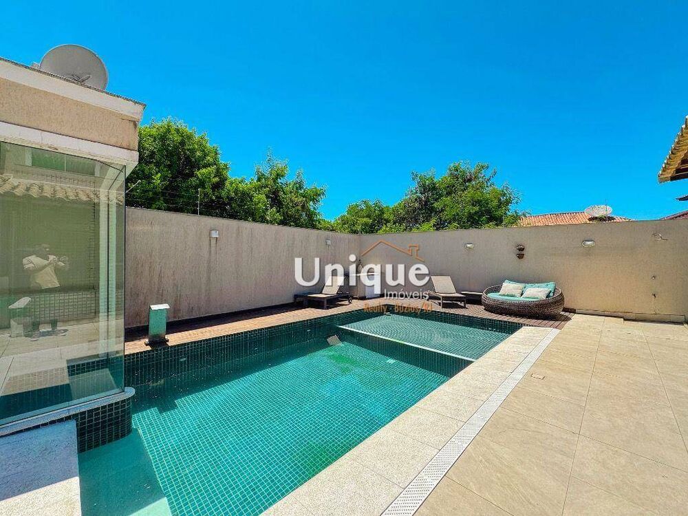 Casa à venda com 5 quartos, 252m² - Foto 4