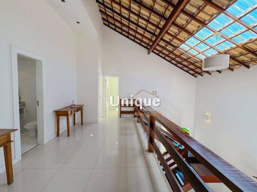 Casa à venda com 5 quartos, 252m² - Foto 2