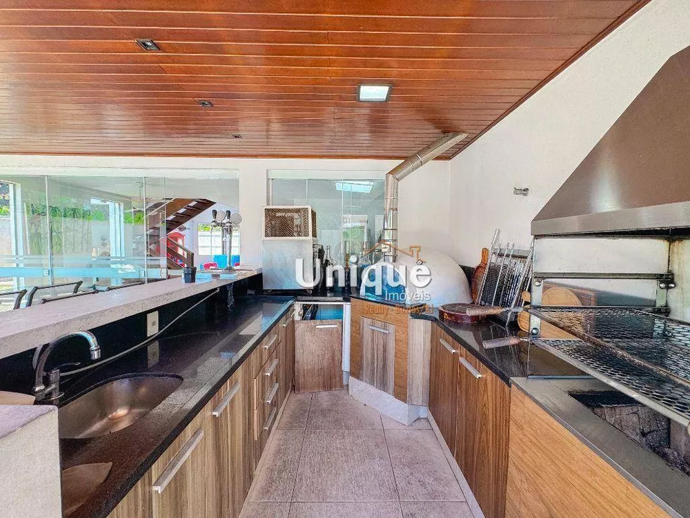 Casa, 5 quartos, 252 m² - Foto 8