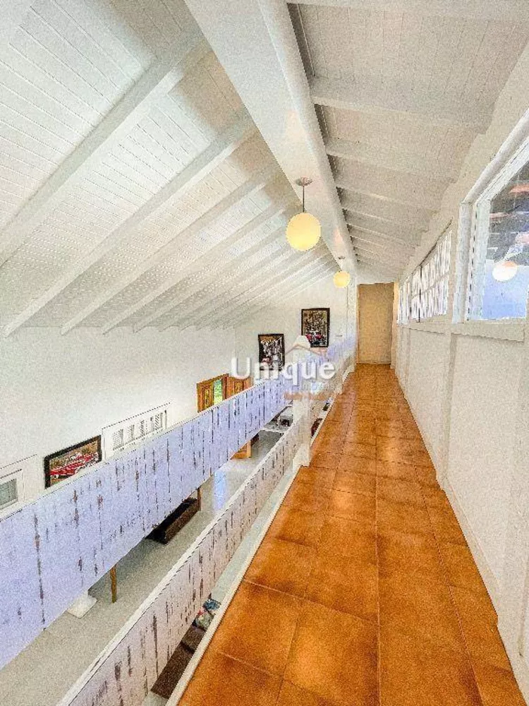 Casa, 6 quartos, 400 m² - Foto 1