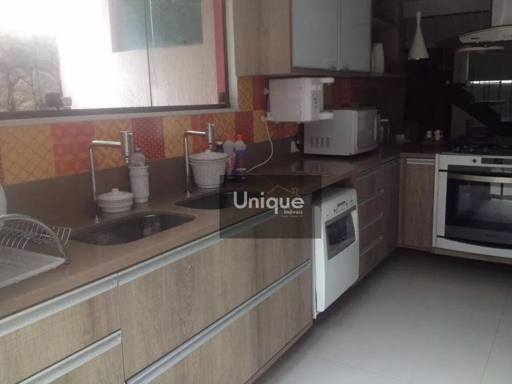 Casa, 5 quartos, 300 m² - Foto 36