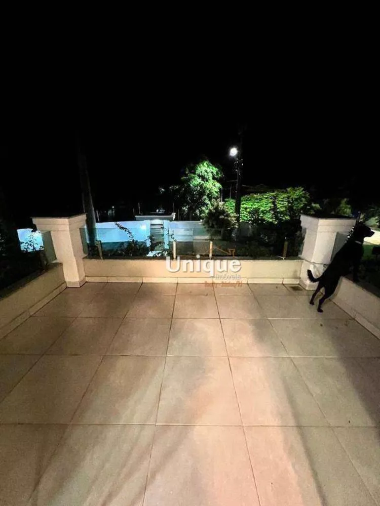 Casa, 4 quartos, 240 m² - Foto 9