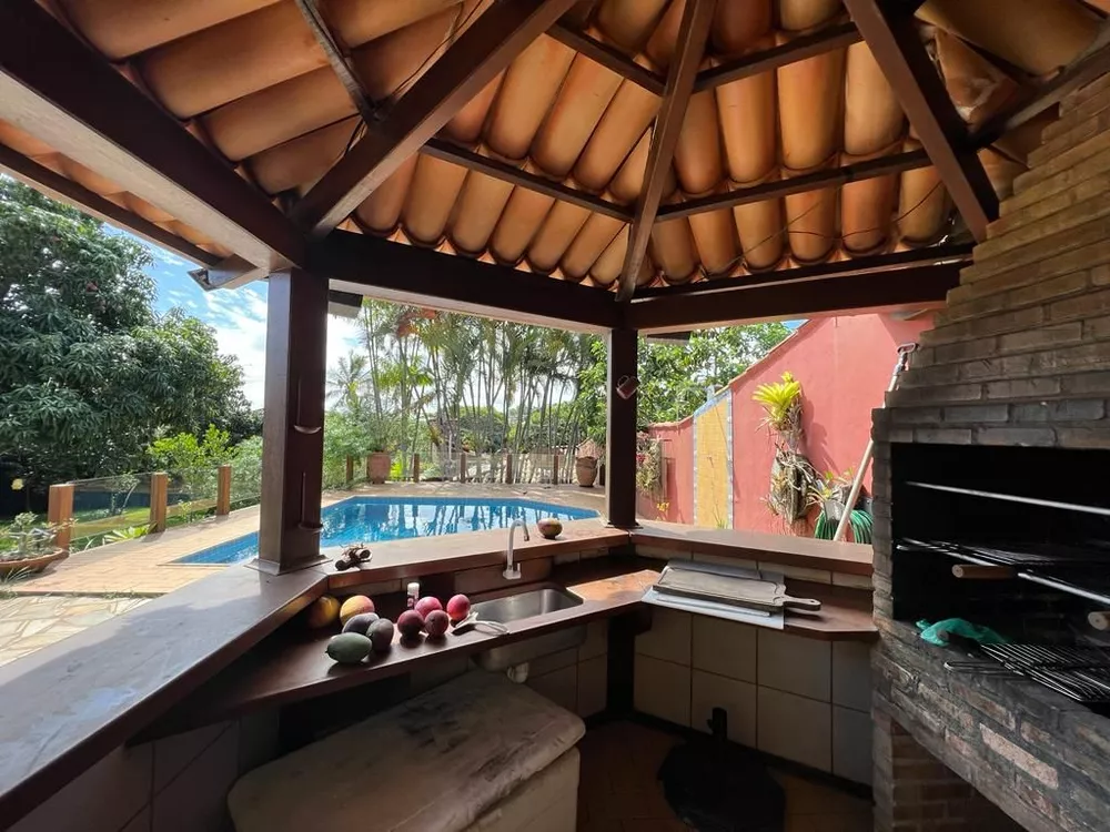 Casa, 6 quartos, 300 m² - Foto 1