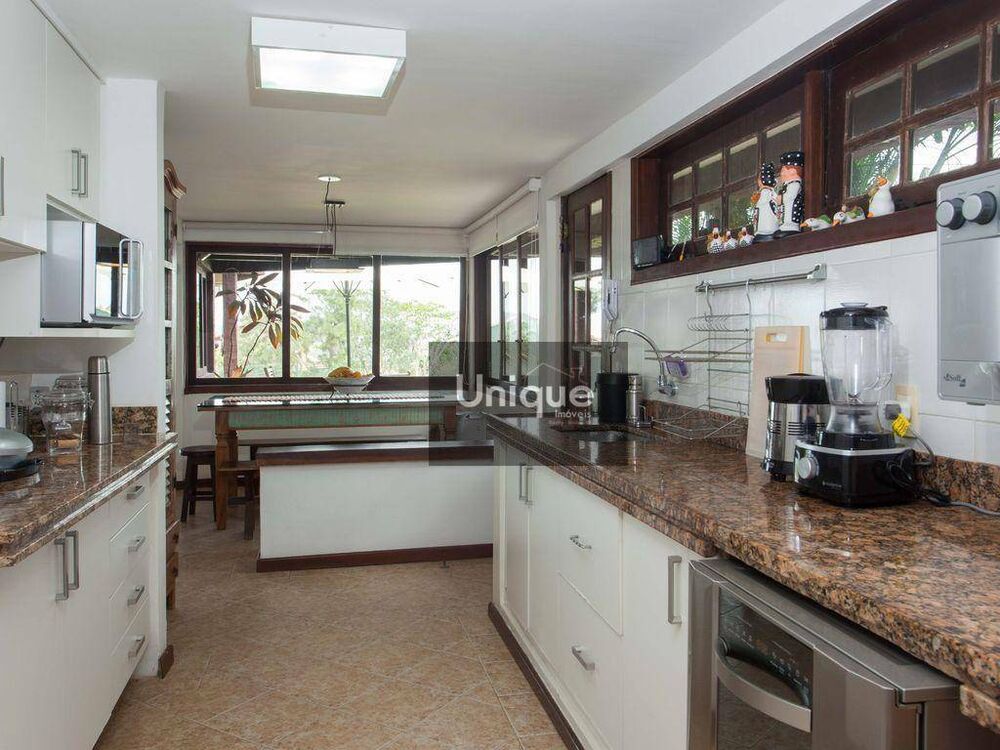 Casa de Condomínio à venda com 5 quartos, 300m² - Foto 4
