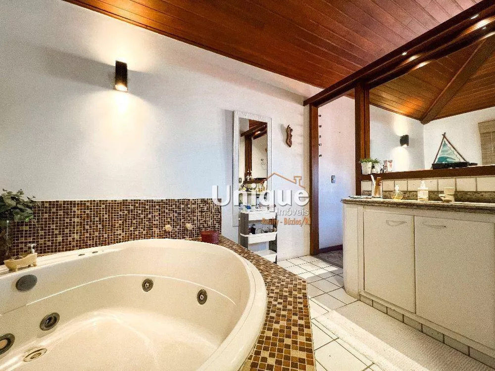 Casa, 4 quartos, 260 m² - Foto 24
