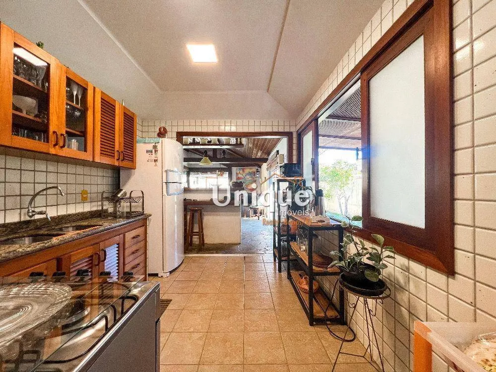 Casa, 4 quartos, 260 m² - Foto 30