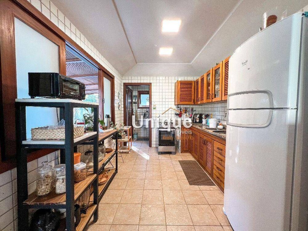 Casa, 4 quartos, 260 m² - Foto 8