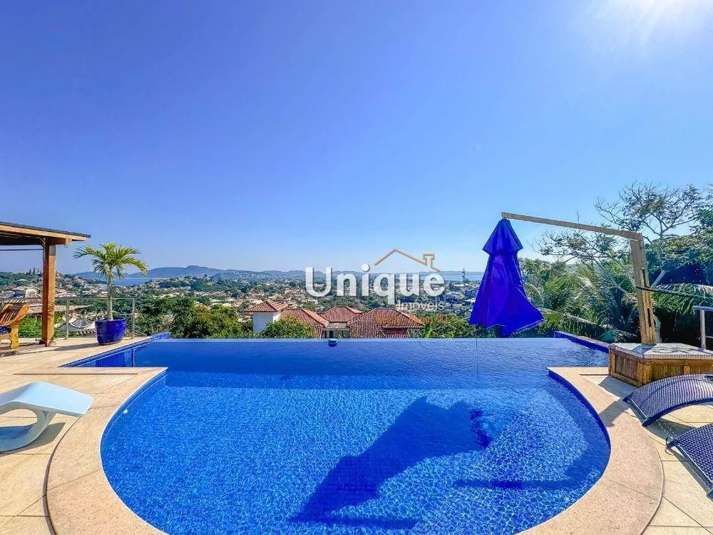 Casa, 4 quartos, 218 m² - Foto 1