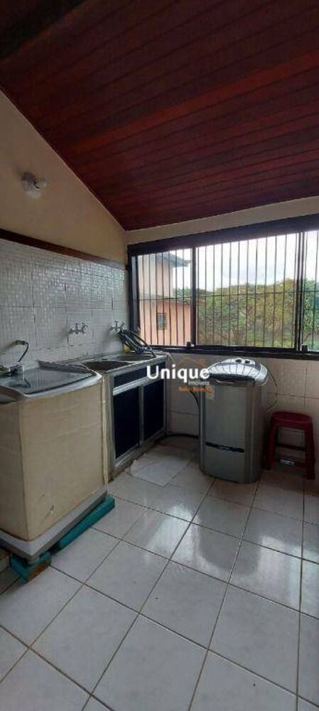 Casa, 7 quartos, 400 m² - Foto 1
