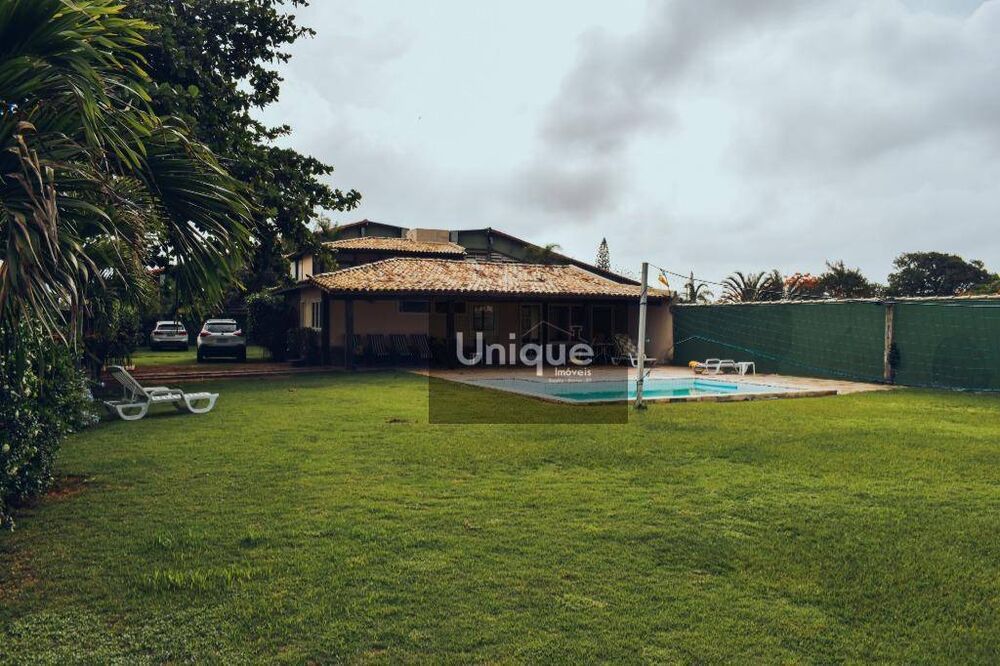 Casa à venda com 4 quartos, 270m² - Foto 1