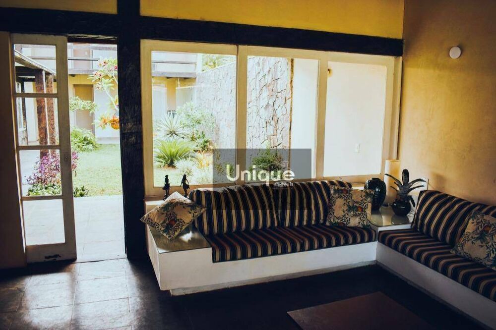 Casa à venda com 4 quartos, 270m² - Foto 4