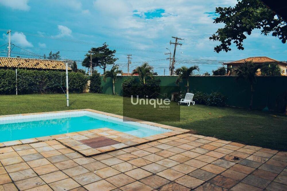 Casa à venda com 4 quartos, 270m² - Foto 2