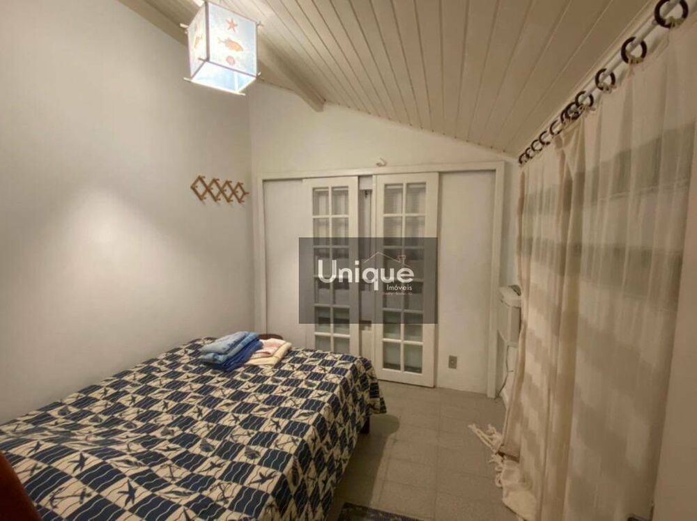 Casa à venda com 4 quartos, 300m² - Foto 4