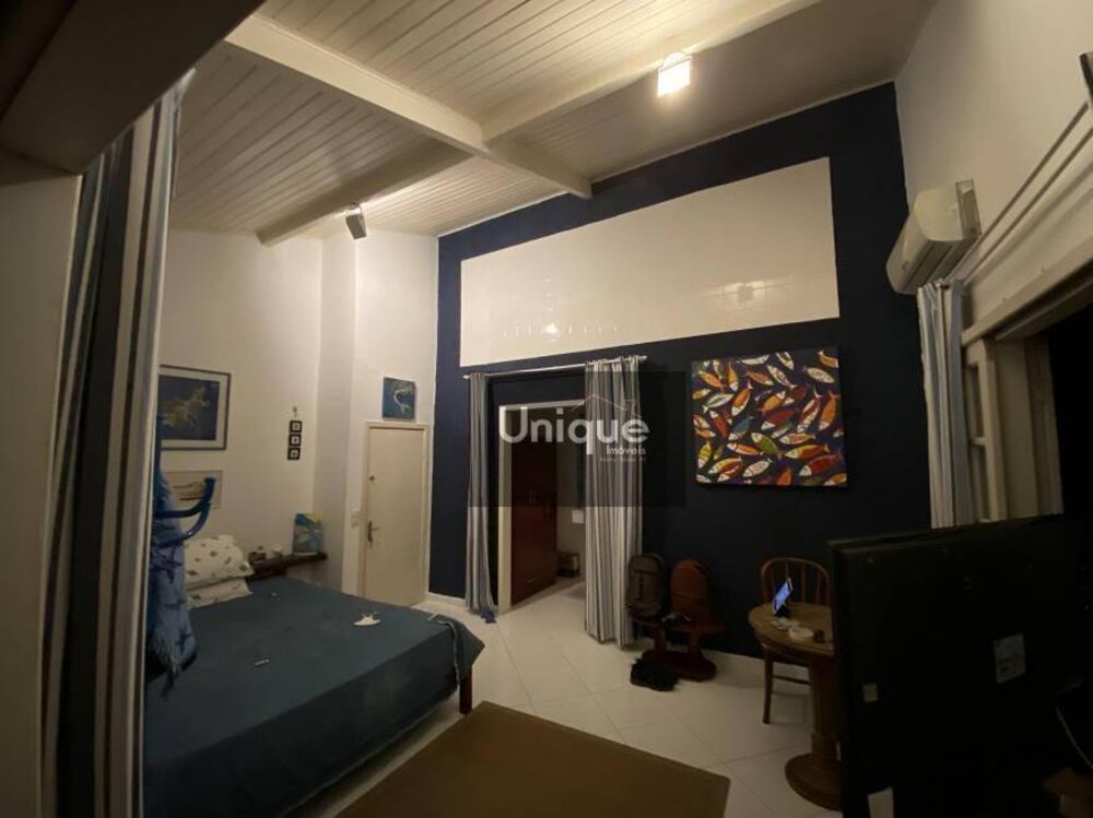 Casa à venda com 4 quartos, 300m² - Foto 7