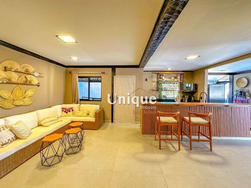 Casa, 6 quartos, 240 m² - Foto 2