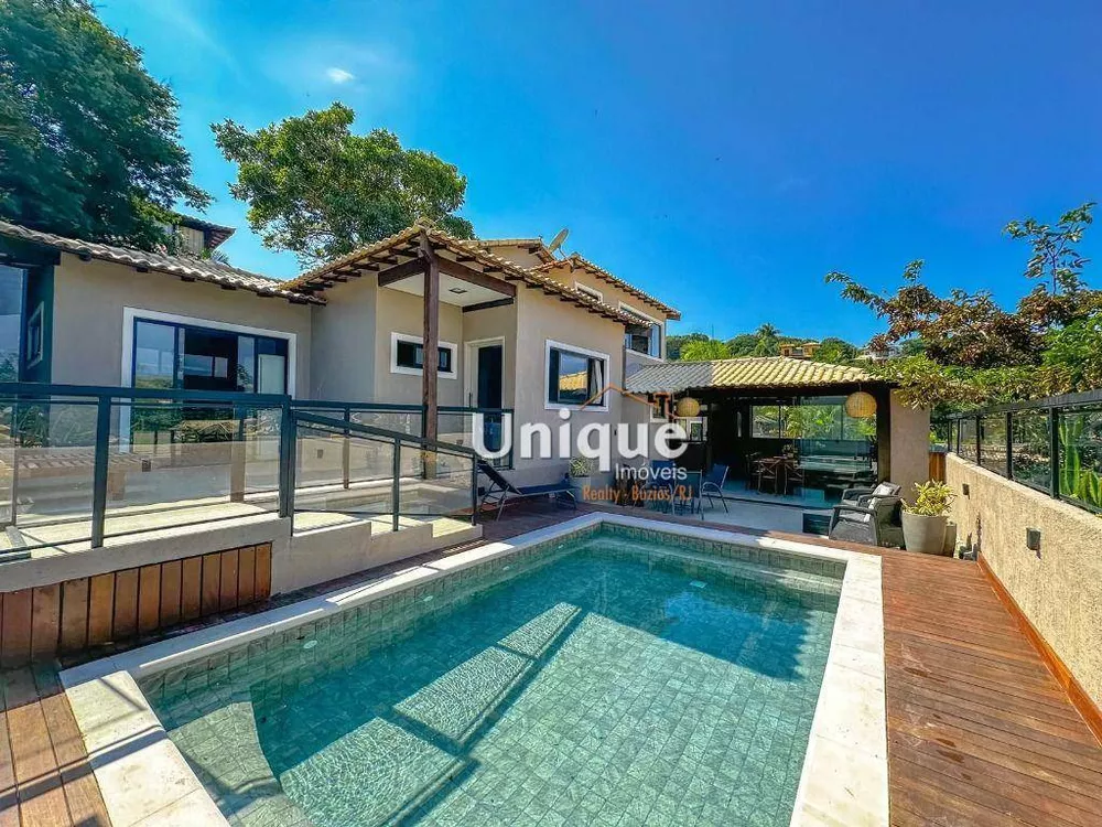 Casa, 6 quartos, 240 m² - Foto 1