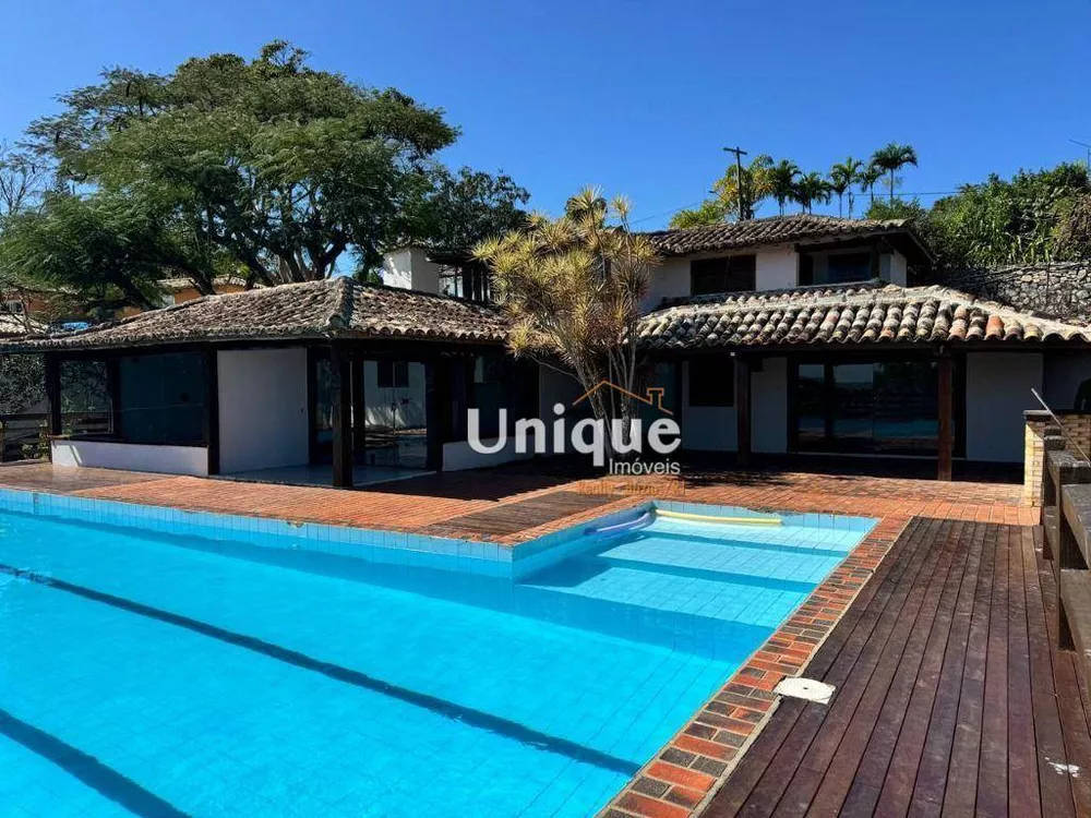 Casa, 5 quartos, 330 m² - Foto 2