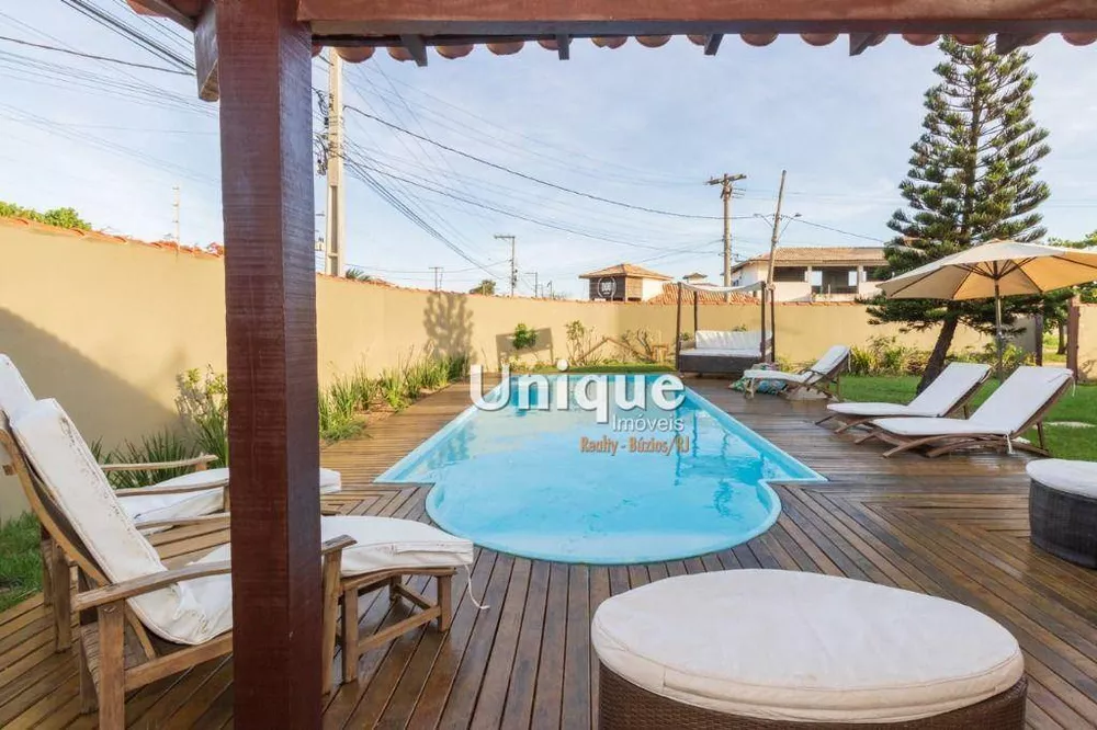 Casa, 6 quartos, 250 m² - Foto 1