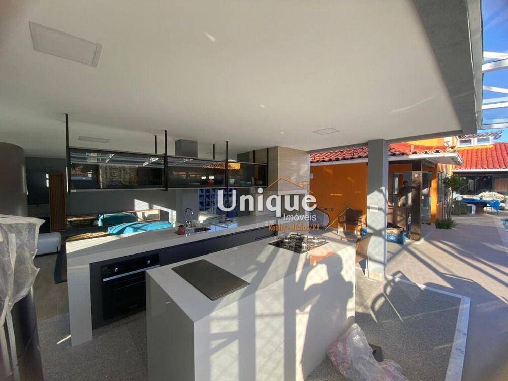 Casa à venda com 6 quartos, 347m² - Foto 4