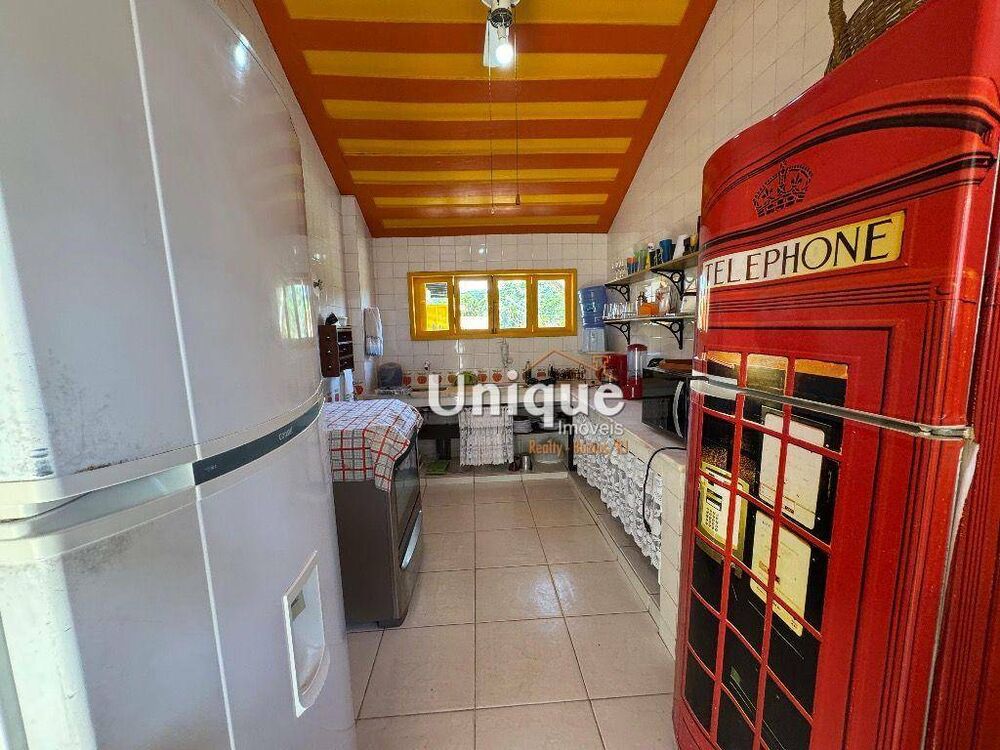 Casa à venda com 4 quartos, 270m² - Foto 4