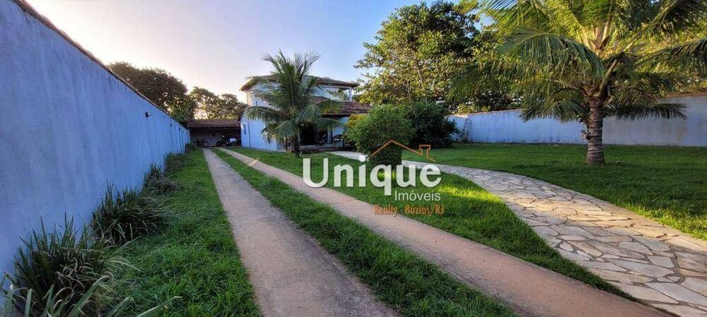 Casa à venda com 3 quartos, 250m² - Foto 1