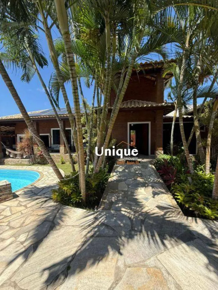 Casa, 5 quartos, 219 m² - Foto 2