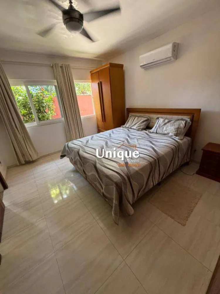 Casa, 5 quartos, 219 m² - Foto 1