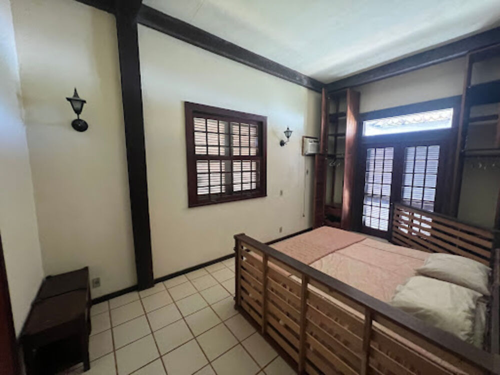 Casa de Condomínio à venda com 6 quartos, 300m² - Foto 9
