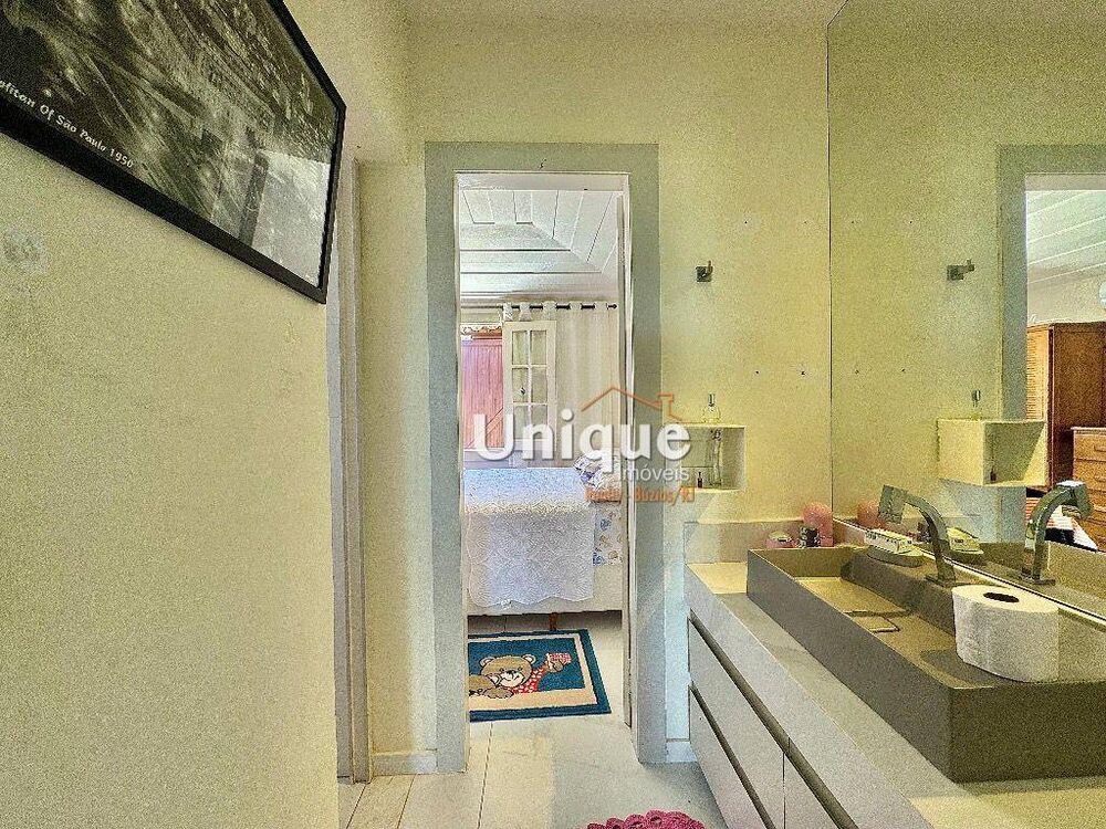 Casa à venda com 6 quartos, 400m² - Foto 6