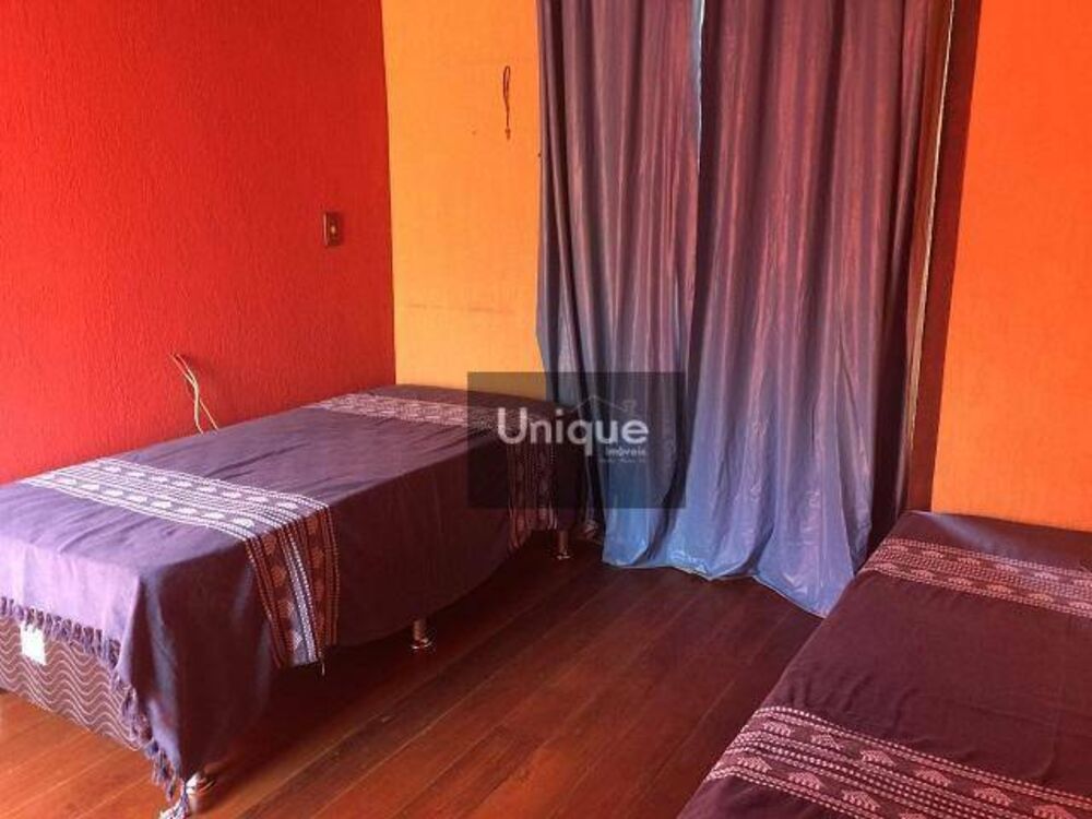 Casa, 4 quartos, 400 m² - Foto 1