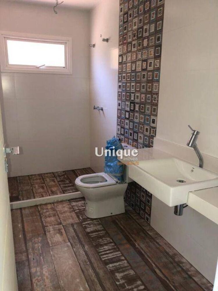 Casa de Condomínio à venda com 4 quartos, 253m² - Foto 4