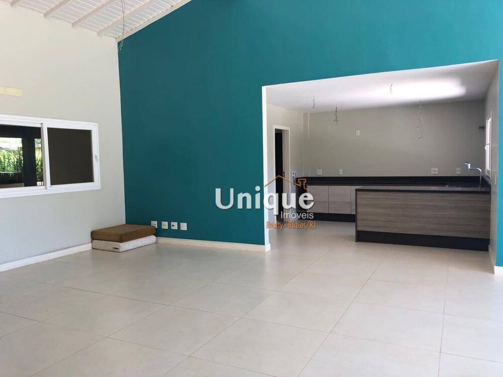 Casa de Condomínio à venda com 4 quartos, 253m² - Foto 2
