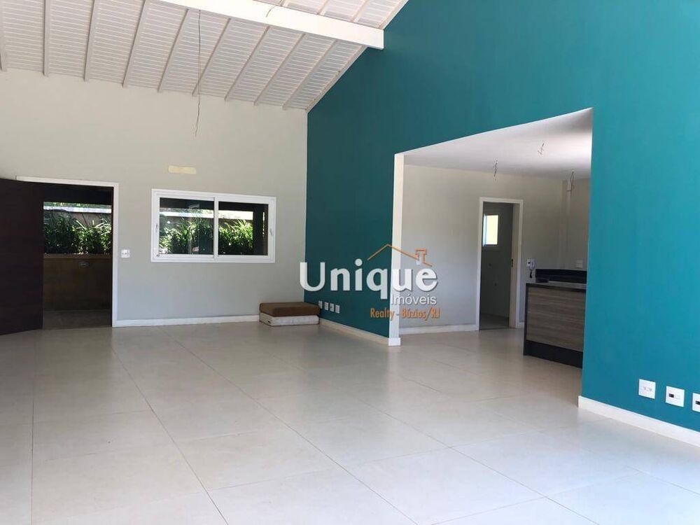 Casa de Condomínio à venda com 4 quartos, 253m² - Foto 1