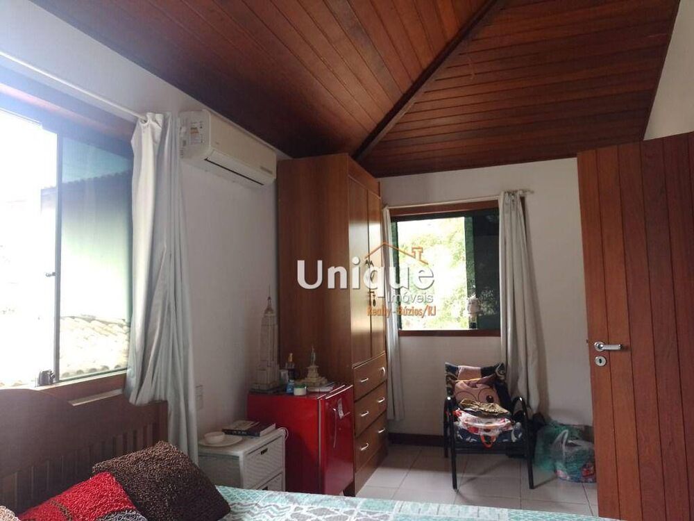 Casa de Condomínio à venda com 4 quartos, 195m² - Foto 2