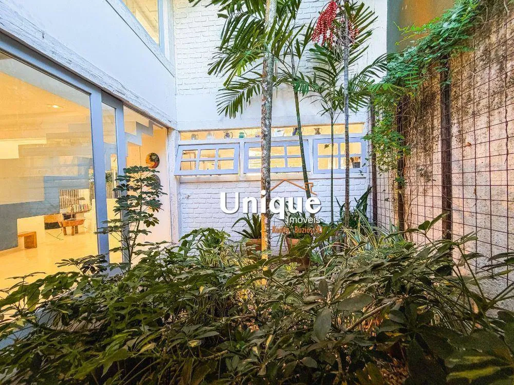 Casa, 5 quartos, 305 m² - Foto 4