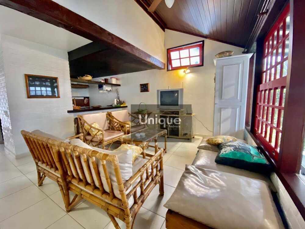 Casa à venda com 3 quartos, 140m² - Foto 2
