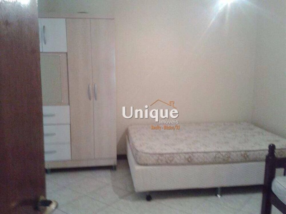 Casa à venda com 3 quartos, 300m² - Foto 4