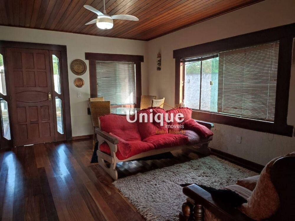 Casa à venda com 3 quartos, 112m² - Foto 1