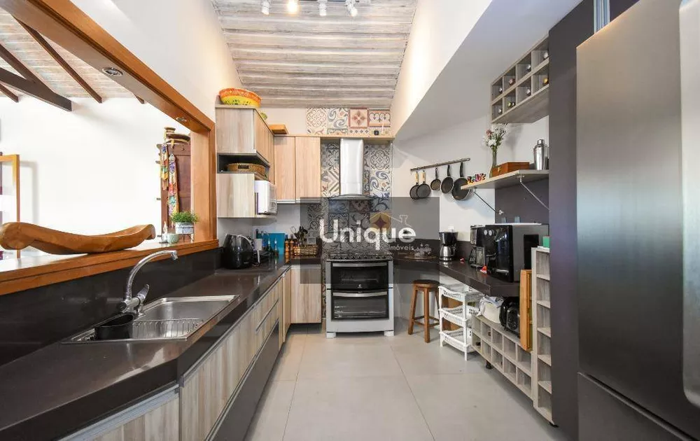 Casa, 6 quartos, 256 m² - Foto 8