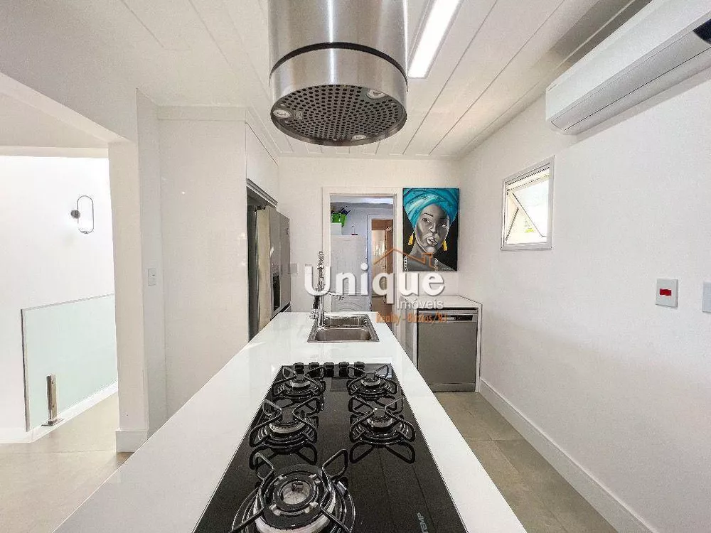 Casa de Condomínio à venda com 4 quartos, 225m² - Foto 13