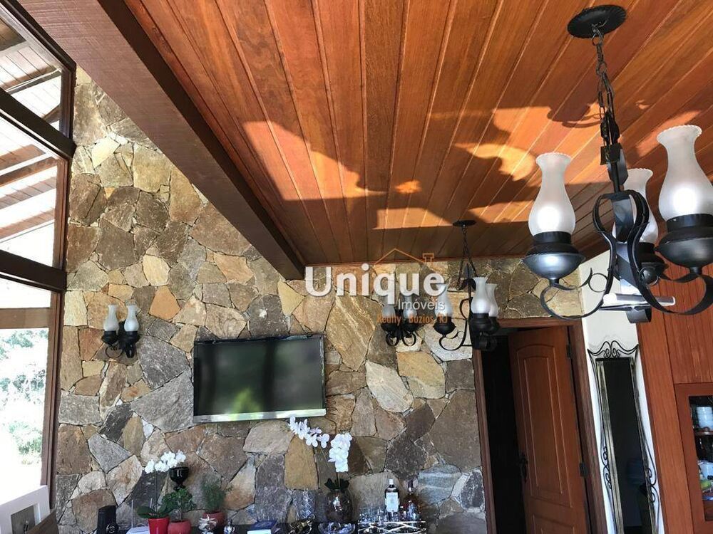 Sítio à venda com 4 quartos, 230m² - Foto 1