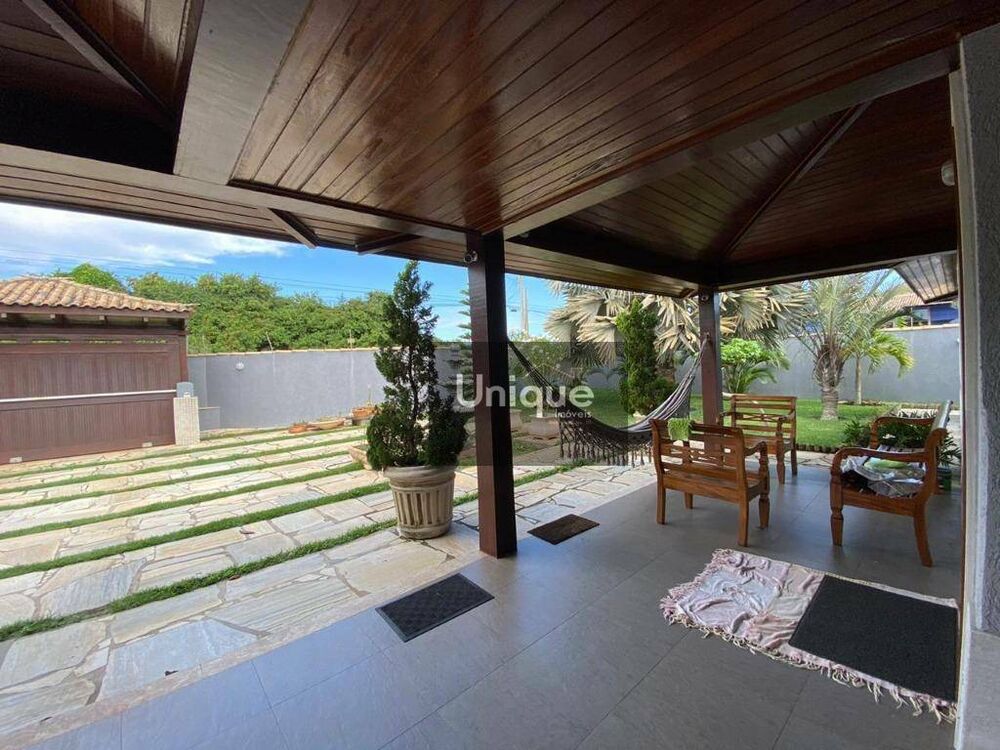 Casa à venda com 3 quartos, 300m² - Foto 2